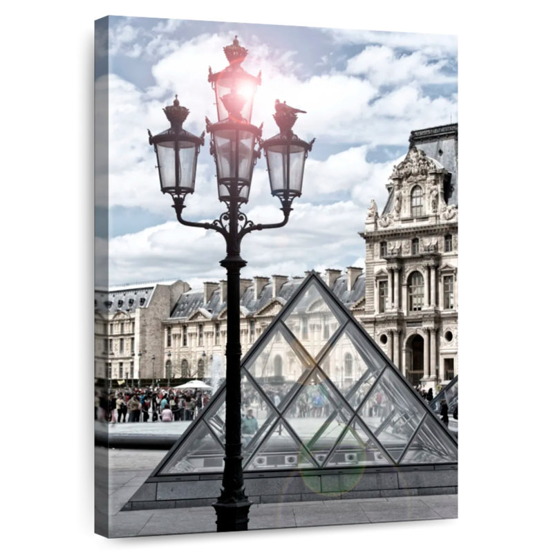 Petite pyramide Aime, H 51 po x l 34 po
