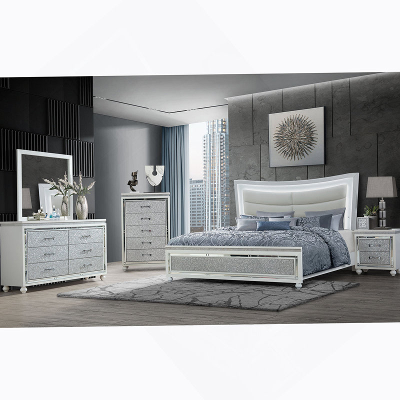 Maloise White Queen Bed, Queen