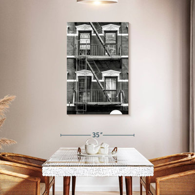 Lilie New York Facade I