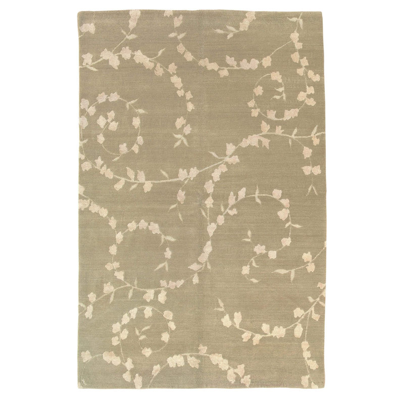 Floral Area Rug in Beige/Green/White, Rectangle 6' x 9'