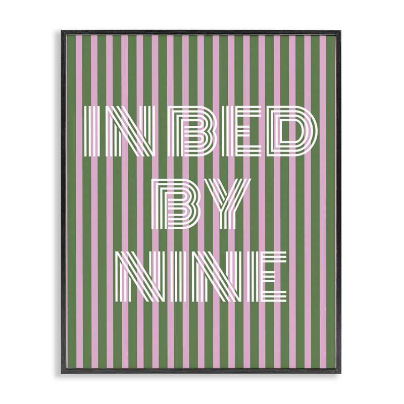 In Bed By Nine, estampe numérique encadrée, design par House of Lulu, Giclée encadrée noir minuit, H 30 po x l 24 po