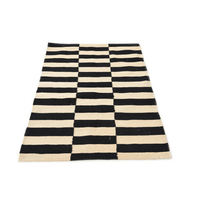 Tapis noir et blanc Ohlson