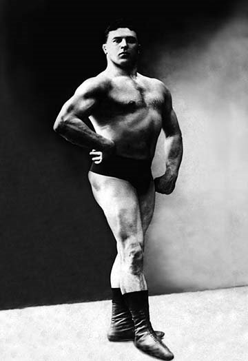 « unright », reproduction de photo sur l’avant et le contour partiel du bodybuilder, H 36 po x l 24 po x P 1,5 po