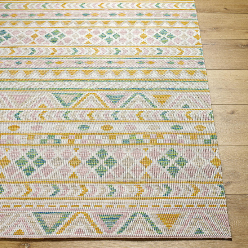 Tapis intérieur / extérieur en polypropylène tissé à la machine en blanc cassé Yumie, Rectangle 5 pi 2 po x 7 pi
