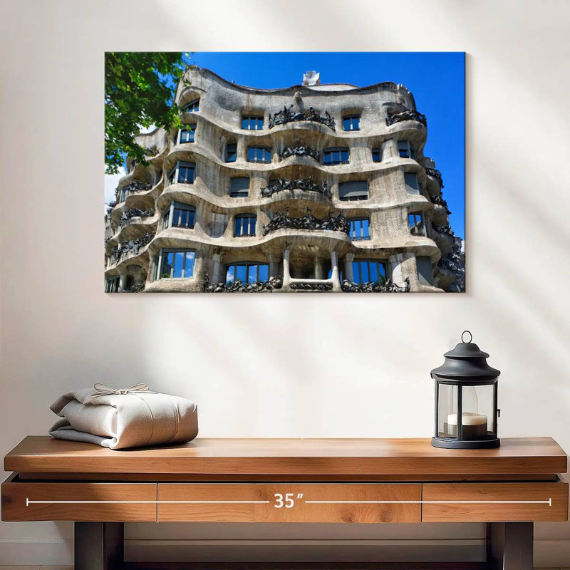 Nicci Casa Mila, H 16 po x l 24 po