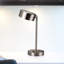 Lampe de table 15 "haute" Cambert "avec port USB, finition argent brossé
