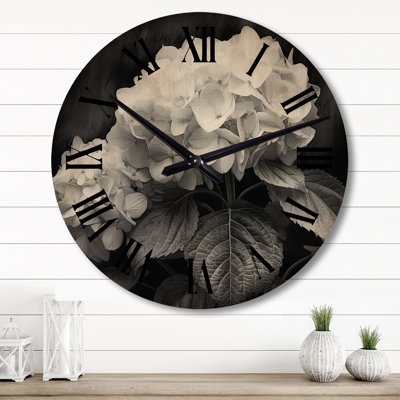 Horloge murale surdimensionnée en bois gris et blanc Hydrangea Bloom II