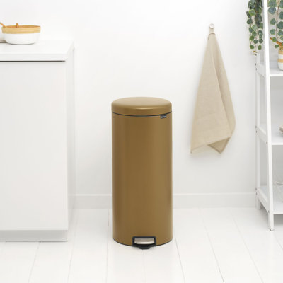Poubelle à pédale newIcon, 8 gallons (30 litres)