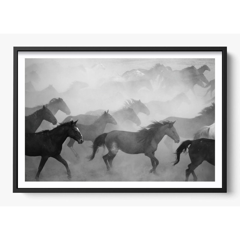 "Run, Run, Wild", impression sur cadre simple sur papier, Impression encadrée avec passe-partout, H 42 po x l 62 po, Noir