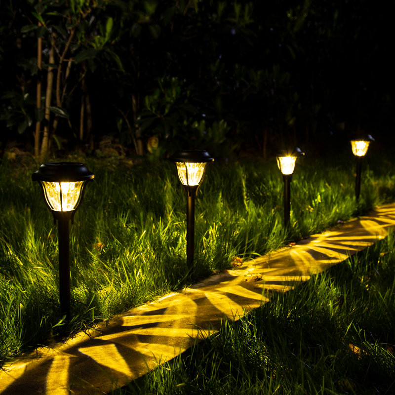 Ensemble de lumières de sentier intégrées à énergie solaire noires à basse tension DEL