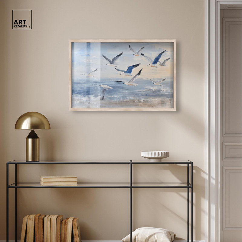 Mouette en vol II, décoration murale côtière à motif d'ombre par Art Remedy, cadre blond, 31 x 21, H 21 po x l 31 po