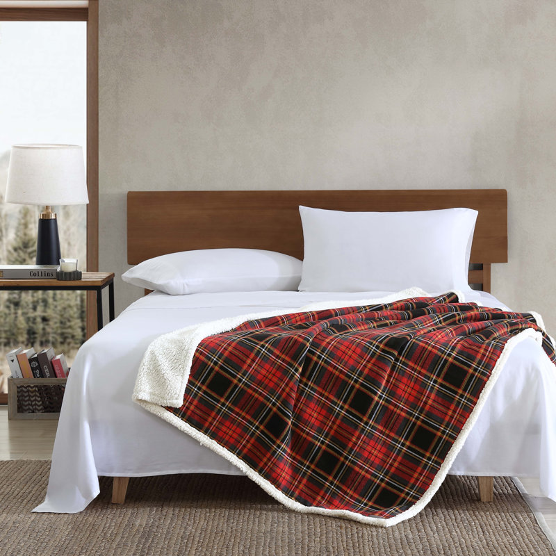 Jeté en flanelle et sherpa imprimé Eddie Bauer, Montagne tartan rouge