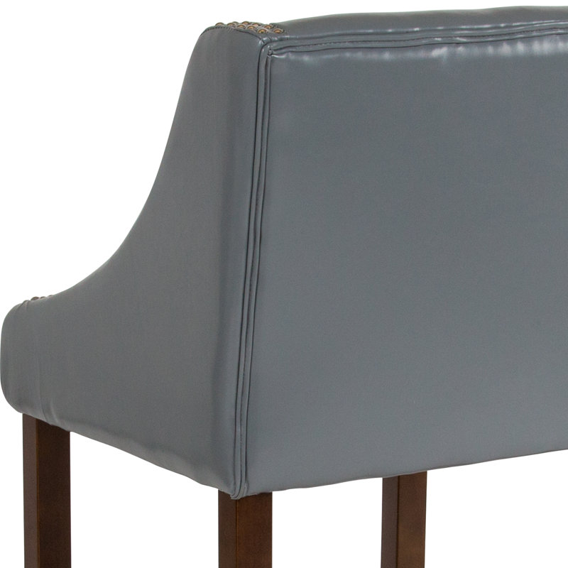 Tabouret à hauteur de comptoir de 24 po à haut dossier transitionnel en bois avec garniture cloutée, Gris clair