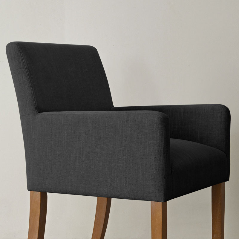 Ensemble de table de salle à manger 4 personnes Woodcroft avec table ronde unie et 4 fauteuils rembourrés en tissu, Black