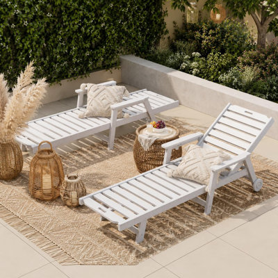 Chaise longue d'extérieur 2 pièces avec dossier réglable à 5 positions et accoudoirs, porte-gobelet amovible et roulettes amovibles