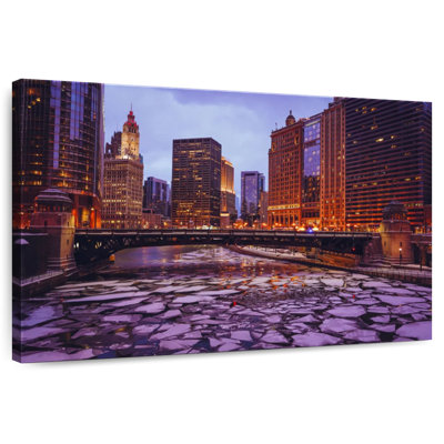 Paysage urbain de la rivière gelée Harpa Chicago