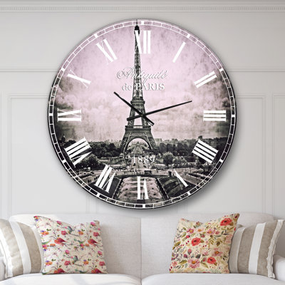 Vue rétro de Paris, France - horloge murale campagne française