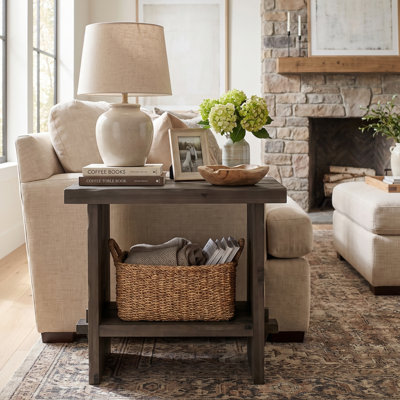 Table de bout en bois massif de 23,62 po, petite table de chevet avec rangement pour le salon