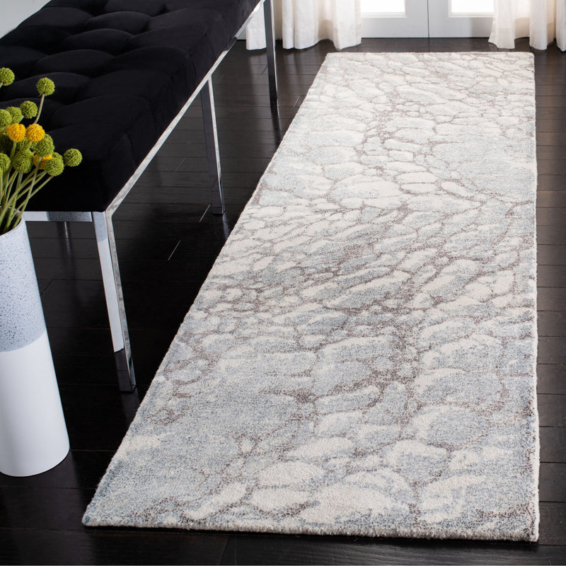 Banham Hand Tufted Wool/Viscose Pile Abstract Rug in Gray/Ivory, Runner 2'3" x 8'