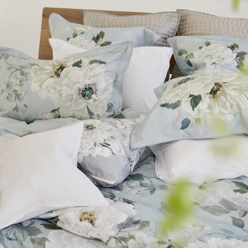 Fleurs Blanche Platinum Duvet Cover, King Duvet Cover