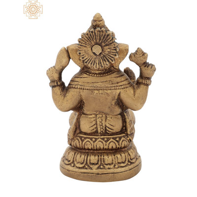 Figurine Bhakawan Ganesha assise sur un lotus
