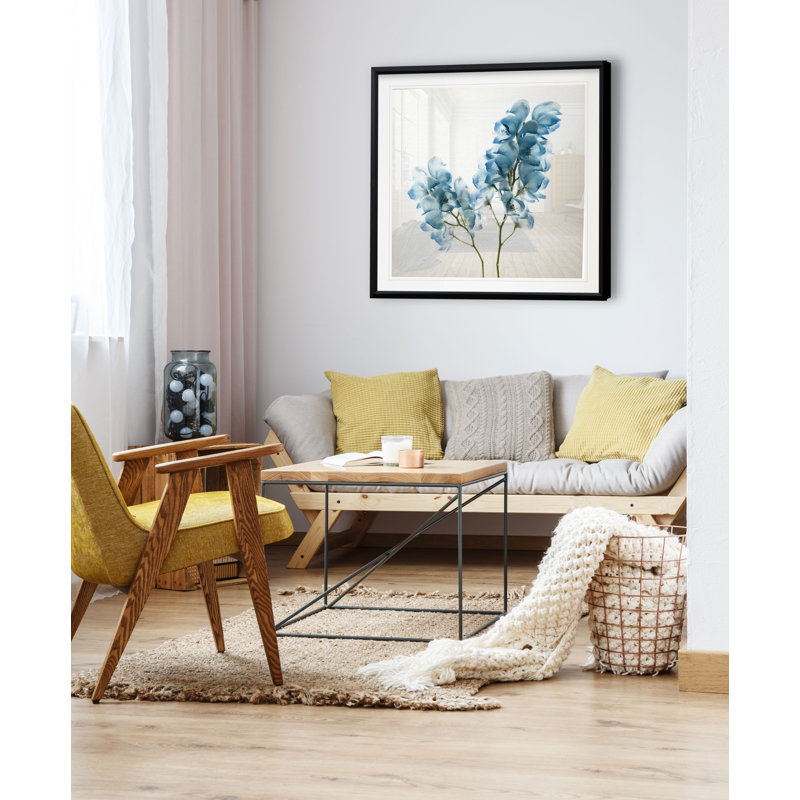 «Gorgeous Blue II», reproduction de photo, H 30,5 po x l 30,5 po x P 1,5 po, Cadre plastique noir