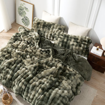 Snowball Chunky Bunny - Coma Inducer Oversized Comforter Set