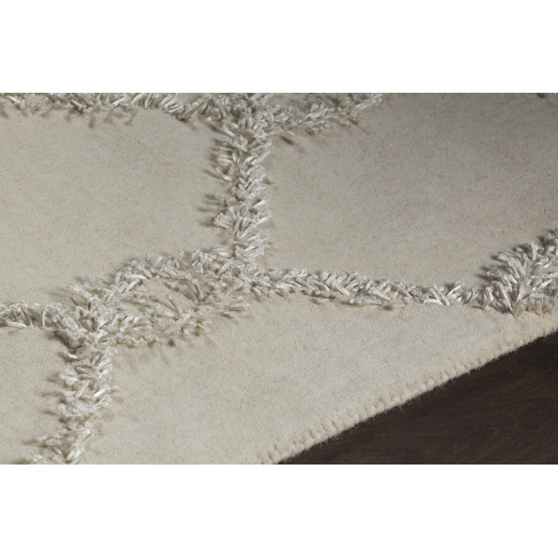 Tapis ivoire en laine à poils longs à motif géométrique Nikisha, 5 pi x 7 pi