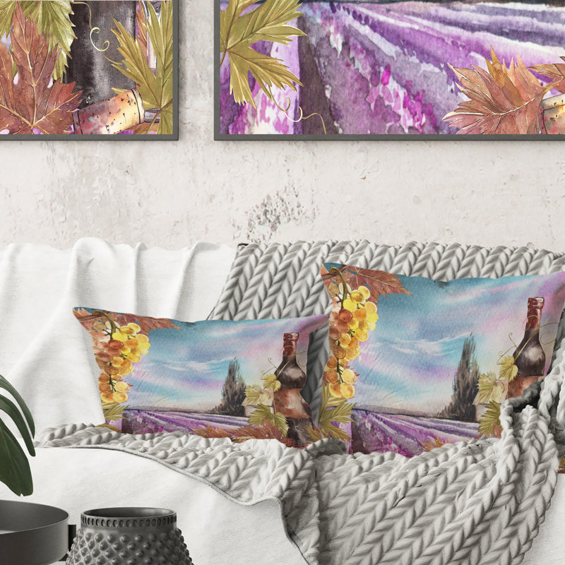 Bouteille et feuilles de raisin, un champ de lavande II - Coussin décoratif à imprimé champêtre, 16 po x 16 po