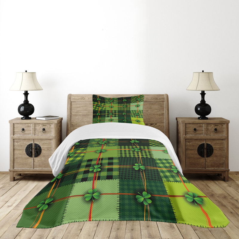 Twin White and Green Quilted Bedspread Set with Sham