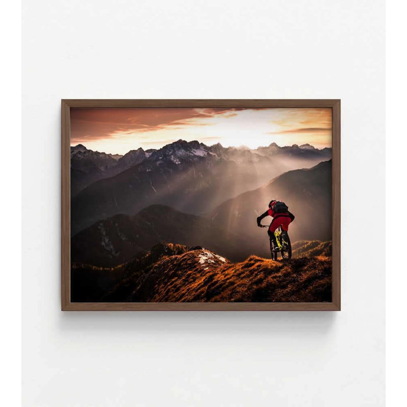 «Mountain Biker Sunset Print»: art d'aventure encadré ou non, H 18 po x l 24 po, Impression encadrée sans passe-partout, Brun