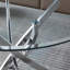 Table de salle à manger ronde en verre trempé transparent avec pieds et supports à finition argent angulaire, diamètre de 36 pouces, conception équilibrée de durabilité à long terme, 30,1 de haut, utilisation durable