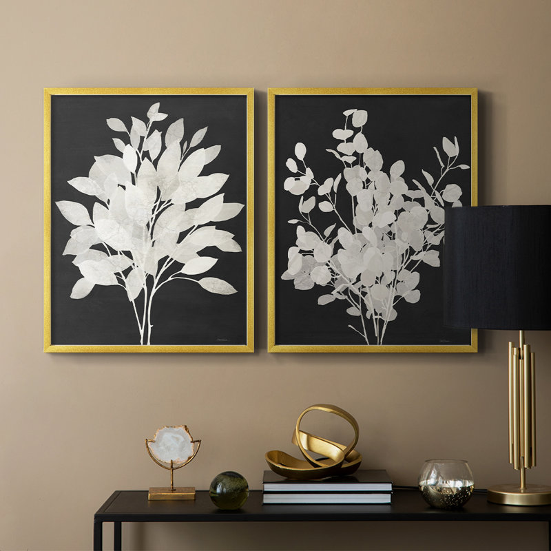 «Misty Branches I», reproduction encadrée de qualité supérieure - prête à être accrochée - aucun clou requis - aucun clou requis