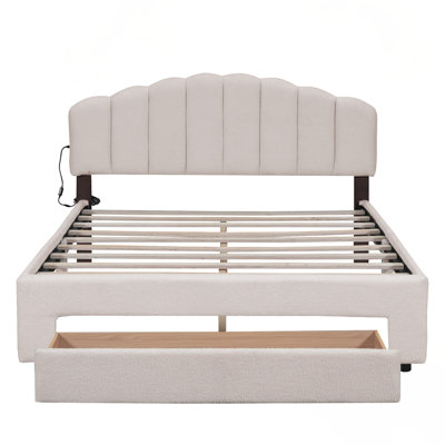 Grand lit plateforme tapissier Teddy