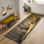 Tapis moderne non tissé à motif géométrique abstrait à motif géométrique abstrait dans une palette de couleurs vives pour une touche sophistiquée de décoration intérieure