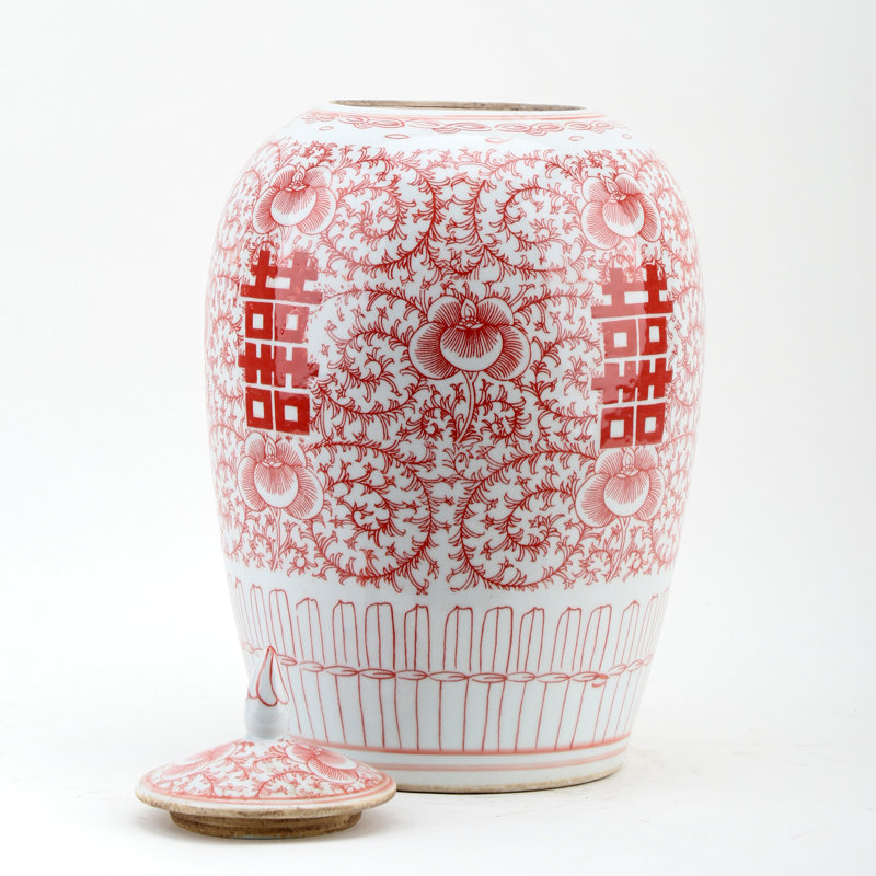 Pot en porcelaine fait à la main