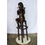 Statue en bronze 24 po x 16 po x H 58 po Nifao Collection, jeune fille jouant de la flûte assise sur une chaise