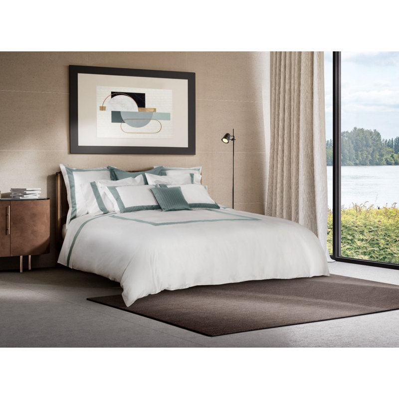 Aida Duvet Cover, White/Wilton Blue, Queen Duvet Cover