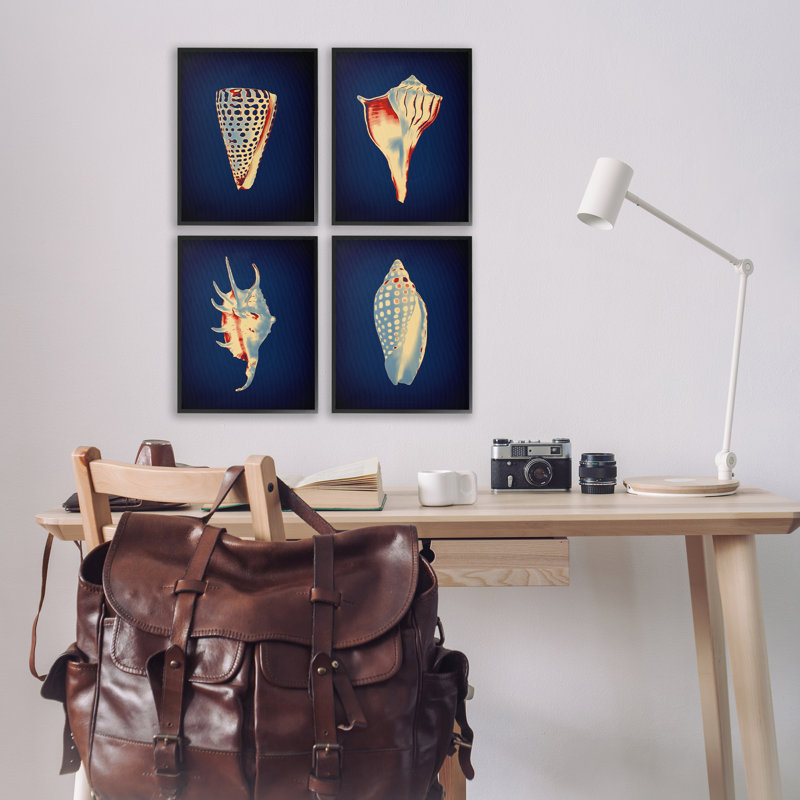  «Bright Shells on Indigo», ensemble de 4 estampes numériques par Graffi * Tee, H 14 po x l 11 po