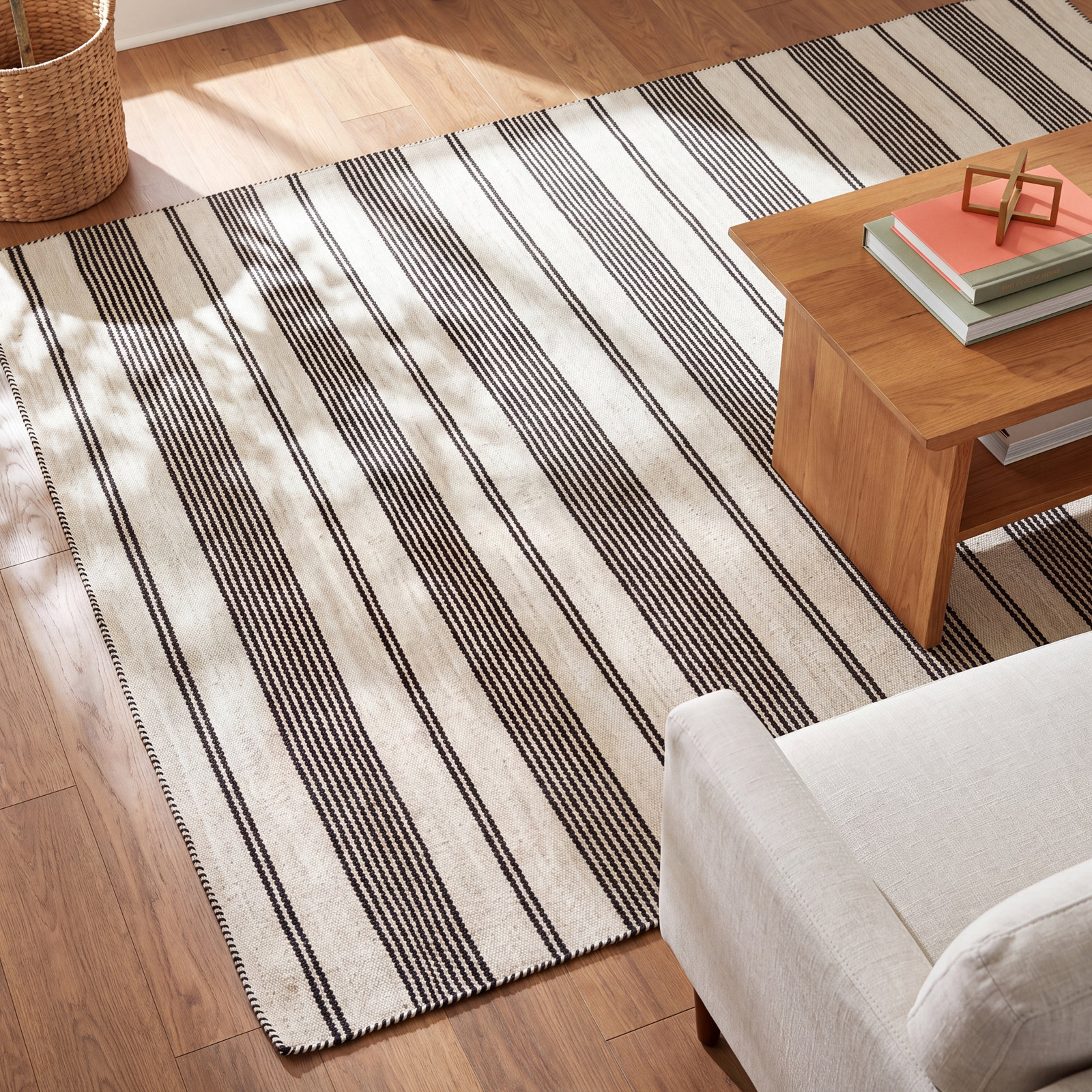 Perci Black Hand-Woven Striped Rug, Rectangle 5' x 8'