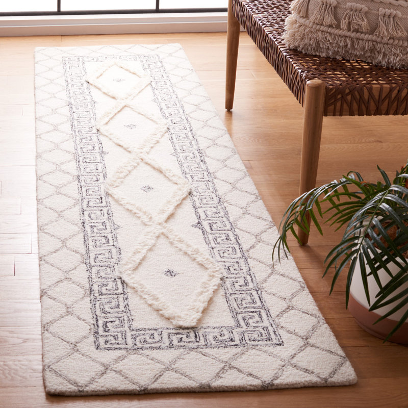 Aalam Hand Tufted Wool/Cotton Geometric Rug in Ivory/Black, Runner 2'3" x 9'