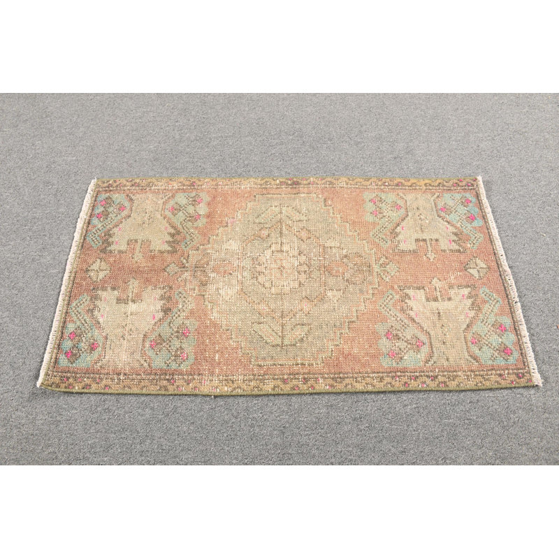Tapis de style turc Oushak fait à la main avec style bohémien, idéal pour les vestibules et les petits espaces