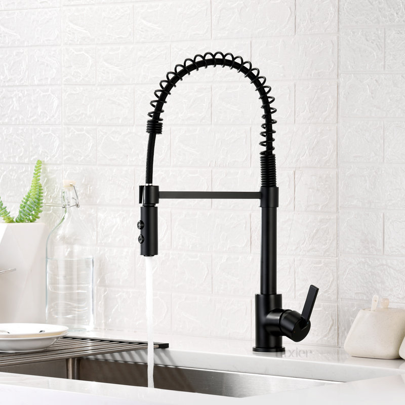 Pull Down Single Handle Kitchen Faucet, Matte Black