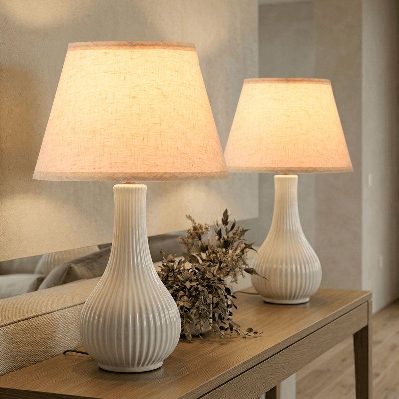 Lampe de table en céramique de 18,11 po de hauteur, corps blanc laiteux avec abat-jour en lin, idéale pour la chambre à coucher, le salon, le chevet et le bureau