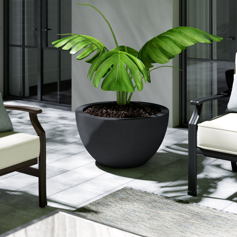 Pot à fleurs en fibre d'argile Piccadilly, Noir onyx clair, H 8,75 po x l 17,75 po x P 17,75 po