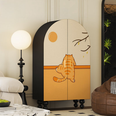 Armoire arquée avec tablettes et portes