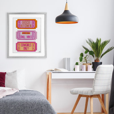 Disco Cowgirl, phrases de billets encadrées sous verre, conception par Elizabeth Medley