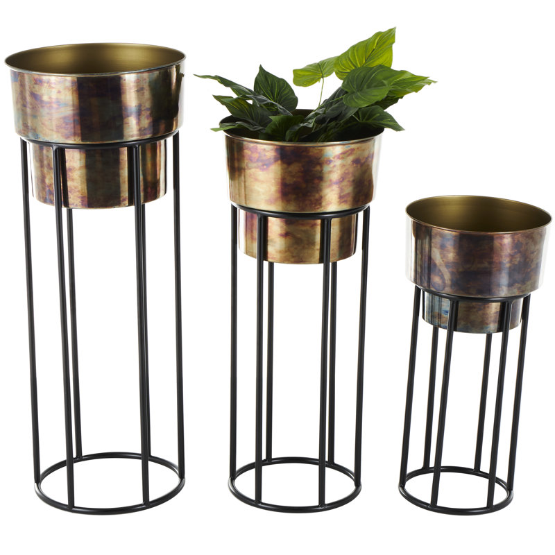Ariagrace Metal Pot Planter, Gold