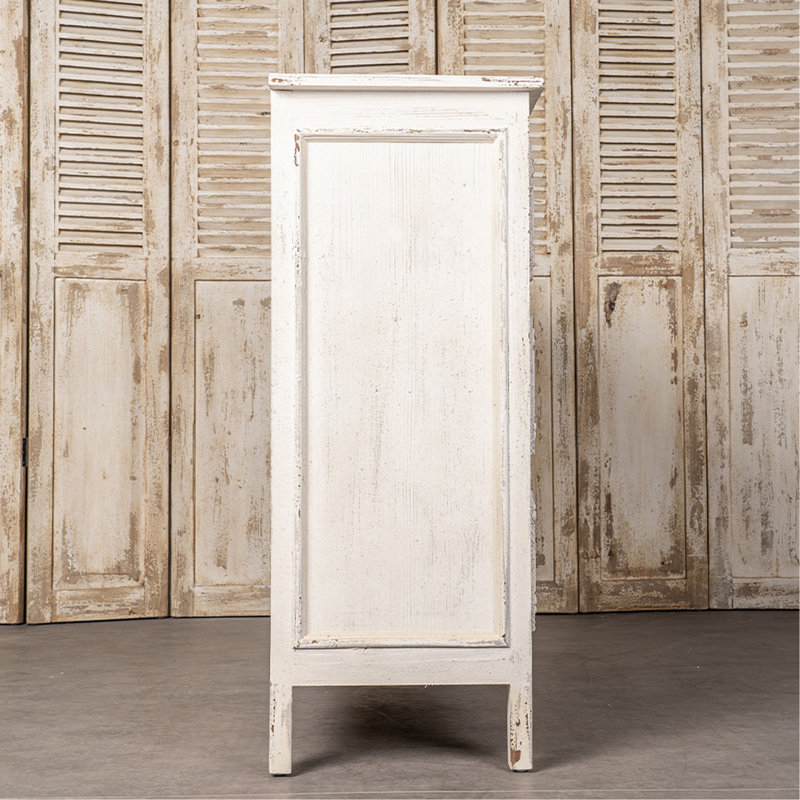 Armoire en bois robuste et élégante pour un rangement et une décoration polyvalents