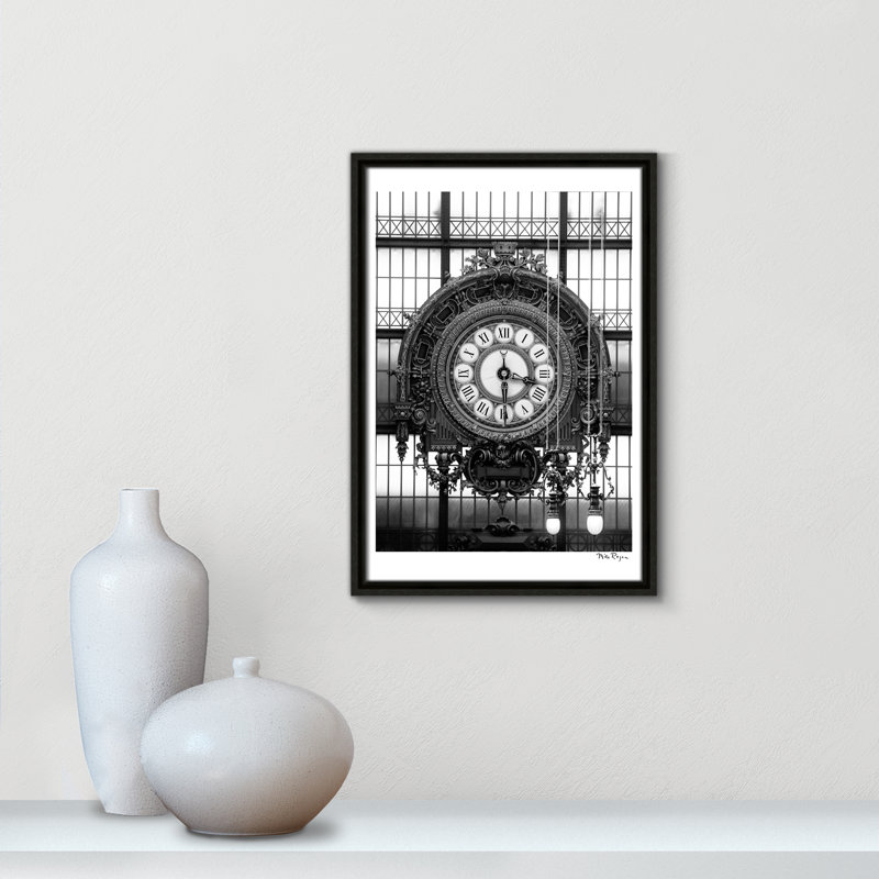 Horloge dorée du musée - impression de Paris par Mike Ragan, Toile avec cadre flottant brun, H 19,5 po x l 13,5 po x P 2 po